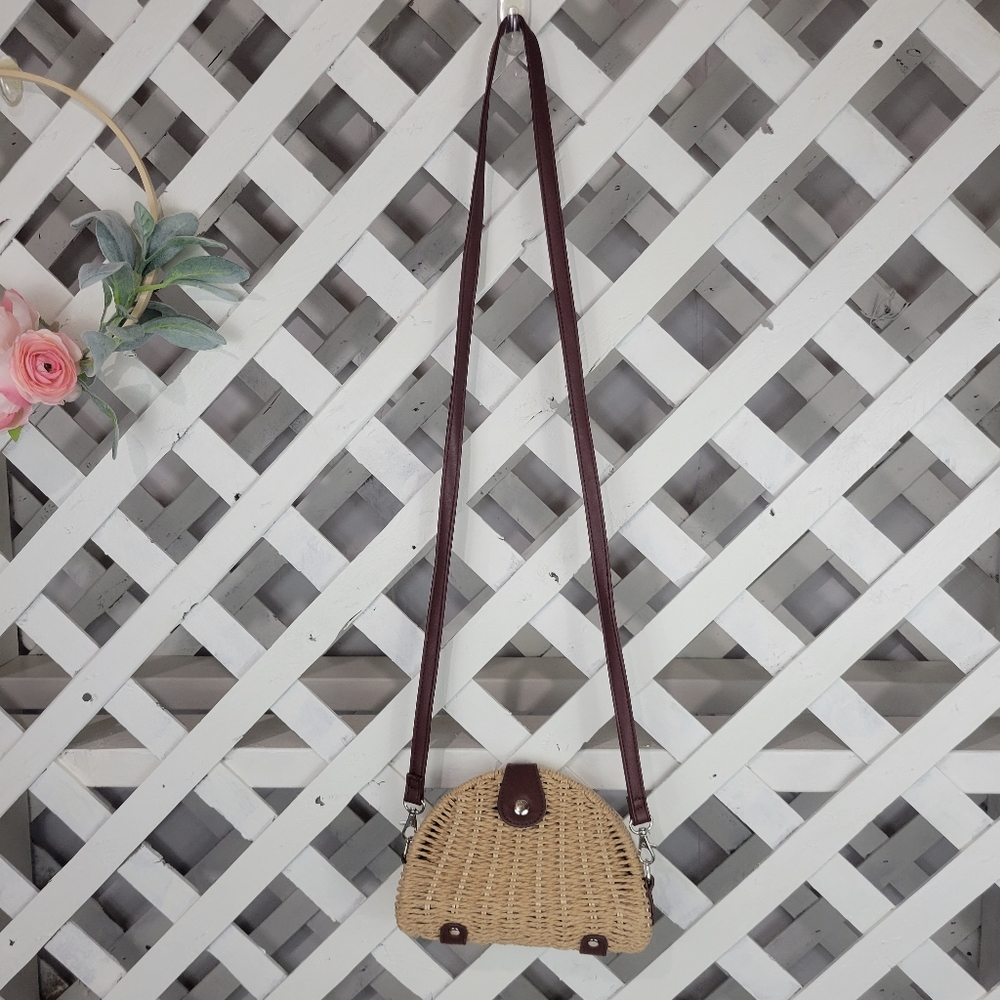 White House Black Market Ratan Crossbody Clutch Handbag - Picture 3 of 11